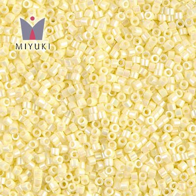 Opaque Pale Yellow AB