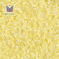 DB0232 Miyuki Delica 11/0 Crystal Pale Yellow Lined Luster