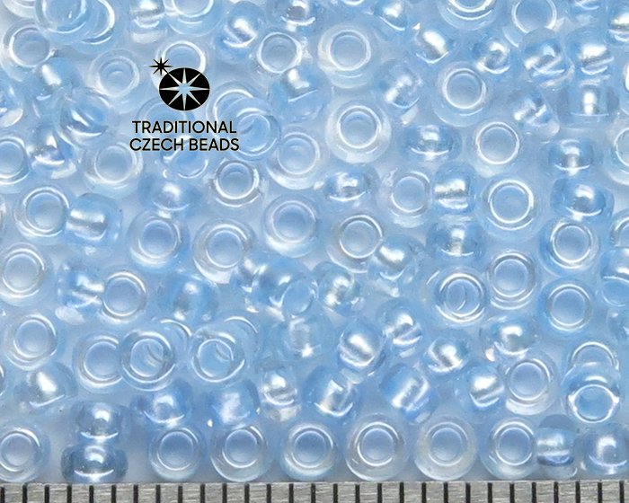Preciosa Round 8/0 - Pearl Pastel Lining - Serenity Blue