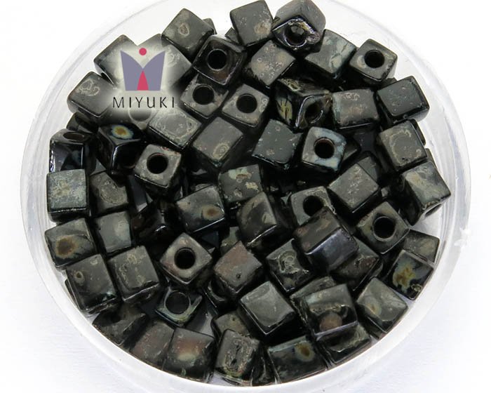 Miyuki Square 4mm